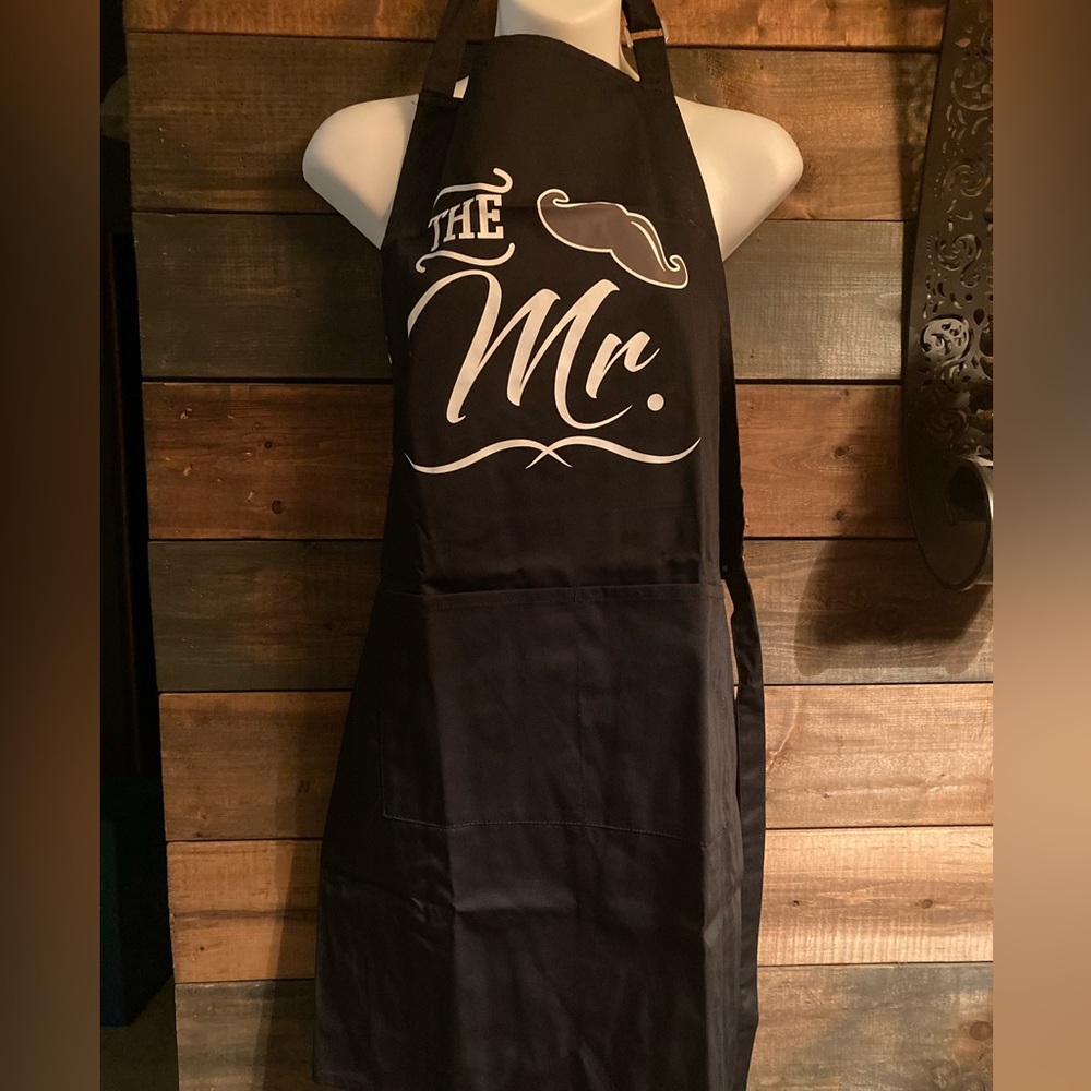 Mr and Mrs apron red/black